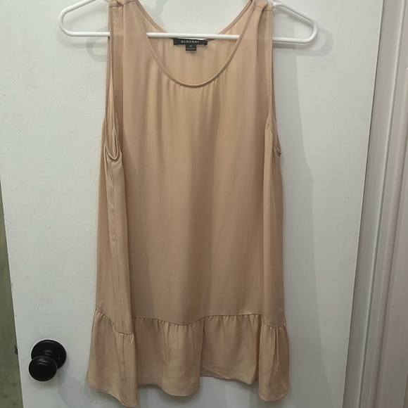 Acrobat silk blush/nude ruffle hem blouse size medium - Picture 1 of 3
